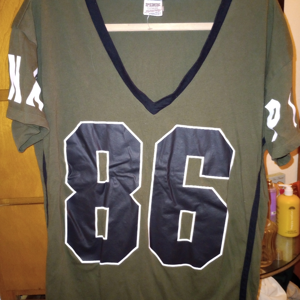 RARE PINK Victoria's Secret Green V-Neck 86 Tshirt